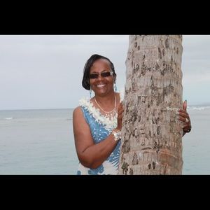 Meet your Posher, Rena